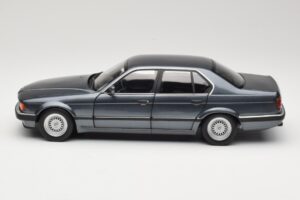 BMW 730i E32 Grey Metallic Minichamps 1:18 100023005 メタル - 画像 4/8