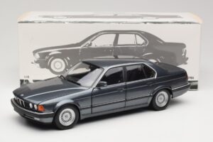 BMW 730i E32 Grey Metallic Minichamps 1:18 100023005 メタル - 画像 8/8