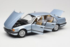 BMW 730i E32 ライトブルー メタリック Minichamps 1:18 100023008 メタル - 画像 2/8