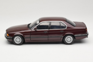 BMW 730i E32 Red Metallic Minichamps 1:18 100023001 メタル - 画像 4/8