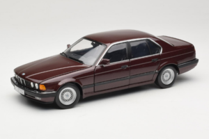 BMW 730i E32 Red Metallic Minichamps 1:18 100023001 メタル