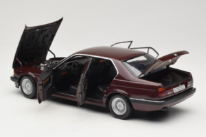 BMW 730i E32 Red Metallic Minichamps 1:18 100023001 メタル - 画像 5/8