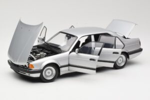 BMW 730i E32 シルバー Minichamps 1:18 100023000 メタル - 画像 2/8