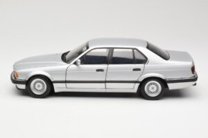 BMW 730i E32 シルバー Minichamps 1:18 100023000 メタル - 画像 4/8