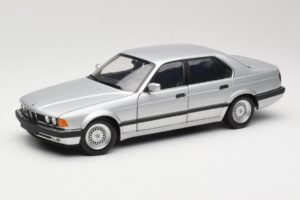 BMW 730i E32 シルバー Minichamps 1:18 100023000 メタル
