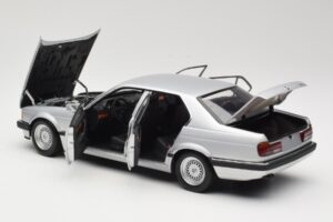 BMW 730i E32 シルバー Minichamps 1:18 100023000 メタル - 画像 5/8