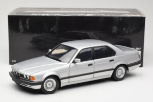 BMW 730i E32 シルバー Minichamps 1:18 100023000 メタル - 画像 8/8