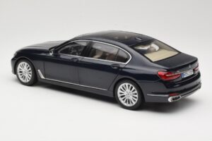 BMW 750Li F02 Imperial Blue Paragon 1:18 80432405586 メタル - 画像 7/8
