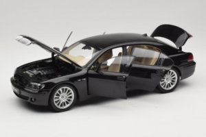 BMW 760Li E66 Individual ブラック Kyosho 1:18 08573RB メタル - 画像 2/8