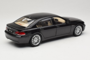 BMW 760Li E66 Individual ブラック Kyosho 1:18 08573RB メタル - 画像 3/8