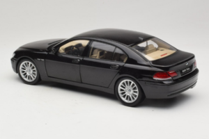 BMW 760Li E66 Individual ブラック Kyosho 1:18 08573RB メタル - 画像 7/8