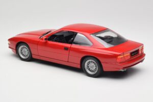 BMW 850Ci E31 Brilliant Red Revell 1:18 8827 メタル - 画像 7/8