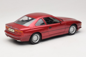 BMW 850i E31 レッド Tchibo 1:18 36157 メタル - 画像 3/8