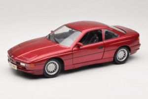 BMW 850i E31 レッド Tchibo 1:18 36157 メタル