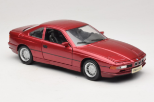 BMW 850i E31 レッド Tchibo 1:18 36157 メタル - 画像 6/8