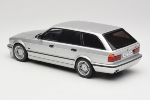 BMW Alpina B10 E34 4.6 Touring シルバー MCG 1:18 MCG18332MCW メタル - 画像 5/6