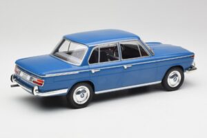 BMW 2000 Tilux E120 カリブブルー MCG 1:18 MCG18291 メタル - 画像 2/6