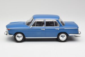 BMW 2000 Tilux E120 カリブブルー MCG 1:18 MCG18291 メタル - 画像 3/6