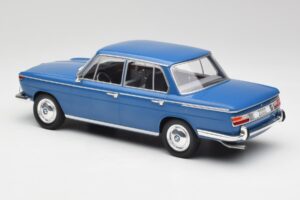 BMW 2000 Tilux E120 カリブブルー MCG 1:18 MCG18291 メタル - 画像 5/6