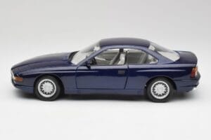 BMW E31 850i モーリシャスブルー Maisto 1:18 438813100299 メタル - 画像 4/8