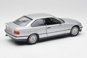 BMW 3 Series E36 クーペ シルバー UT Models 1:18 180023321 メタル - 画像 3/8