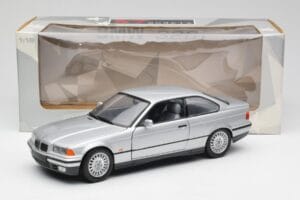 BMW 3 Series E36 クーペ シルバー UT Models 1:18 180023321 メタル - 画像 8/8