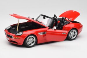 BMW Z8 E52 ロードスター ブライトレッド Bburago 1:18 12032 メタル - 画像 2/8