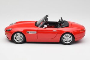 BMW Z8 E52 ロードスター ブライトレッド Bburago 1:18 12032 メタル - 画像 4/8