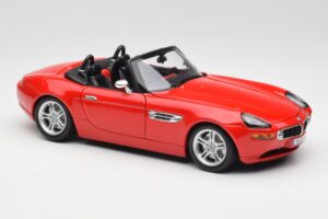 BMW Z8 E52 ロードスター ブライトレッド Bburago 1:18 12032 メタル - 画像 6/8