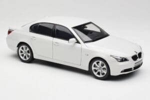 BMW E60 545i アルパインホワイト Kyosho 1:18 08591W メタル - 画像 6/8