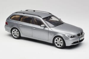 BMW 545i E61 Touring ライトグレー Kyosho 1:18 80430308414 メタル - 画像 6/8