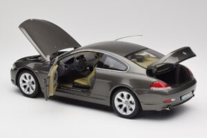 BMW 6 E63 クーペ ライトブロンズ Kyosho 1:18 80430153283 メタル - 画像 5/8