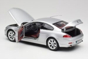 BMW 645Ci E63 シルバー Kyosho 1:18 80430153285 メタル - 画像 5/8