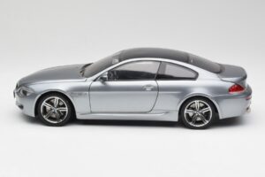BMW M6 E63 シルバーグレー Kyosho 1:18 08703GR メタル - 画像 4/8