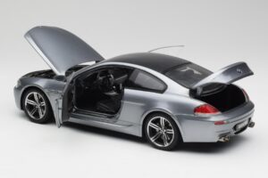 BMW M6 E63 シルバーグレー Kyosho 1:18 08703GR メタル - 画像 5/8