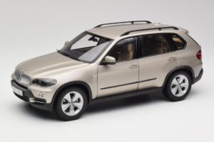 BMW X5 E70 4.8i プラチナム ブロンズ メタリック Kyosho 1:18 80430413413 メタル