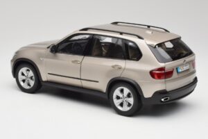 BMW X5 E70 4.8i プラチナム ブロンズ メタリック Kyosho 1:18 80430413413 メタル - 画像 7/8