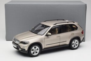 BMW X5 E70 4.8i プラチナム ブロンズ メタリック Kyosho 1:18 80430413413 メタル - 画像 8/8