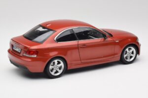 BMW 1 E82 クーペ オレンジ Kyosho 1:18 80430427064 メタル - 画像 3/8