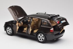 BMW X3 E83 3.0d ダークブラウン メタリック Kyosho 1:18 80430300736 メタル - 画像 5/8