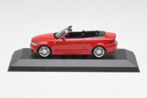 BMW 1シリーズ E88 カブリオレ クリムゾンレッド Minichamps 1:43 431026230 メタル