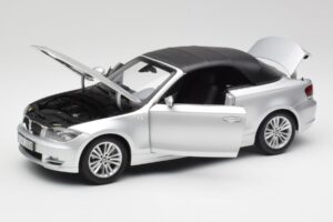 BMW 135i E88 カブリオレ タイタンシルバー Kyosho 1:18 80430427021 メタル - 画像 2/8