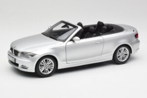 BMW 135i E88 カブリオレ タイタンシルバー Kyosho 1:18 80430427021 メタル