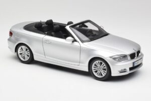 BMW 135i E88 カブリオレ タイタンシルバー Kyosho 1:18 80430427021 メタル - 画像 6/8