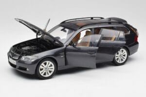 BMW 330i E91 Touring ダークグレー Kyosho 1:18 80430394360 メタル - 画像 2/8