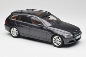 BMW 330i E91 Touring ダークグレー Kyosho 1:18 80430394360 メタル - 画像 6/8
