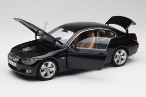 BMW 3 E92 クーペ ブラック Kyosho 1:18 80430407222 メタル - 画像 2/8