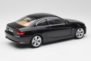 BMW 3 E92 クーペ ブラック Kyosho 1:18 80430407222 メタル - 画像 3/8