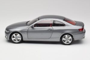 BMW 330i E92 クーペ グレーメタリック Kyosho 1:18 80430407220 メタル - 画像 4/8