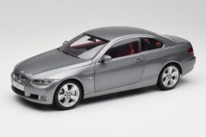 BMW 330i E92 クーペ グレーメタリック Kyosho 1:18 80430407220 メタル